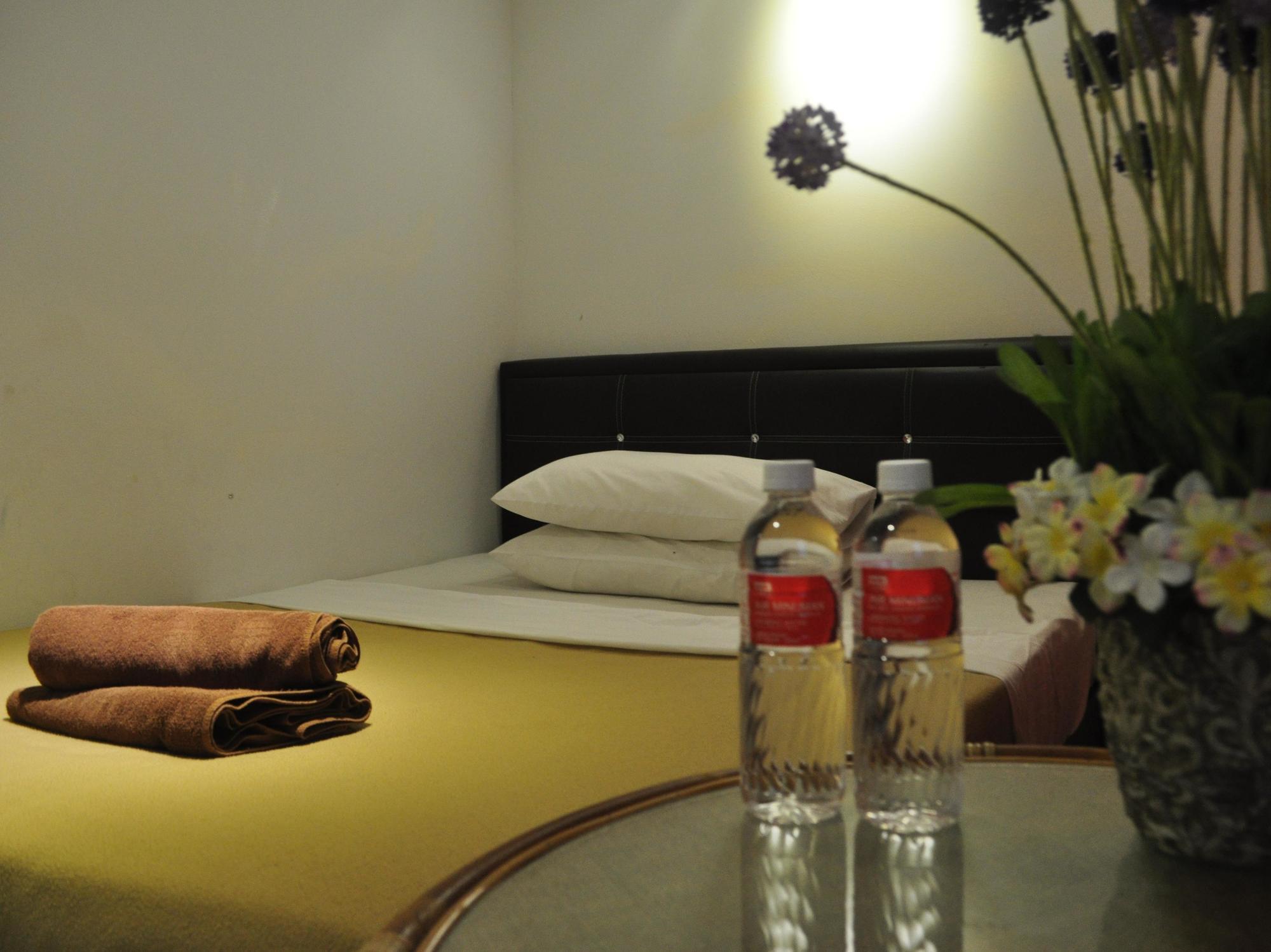 Monkey Motel Cafe Melaka Zewnętrze zdjęcie