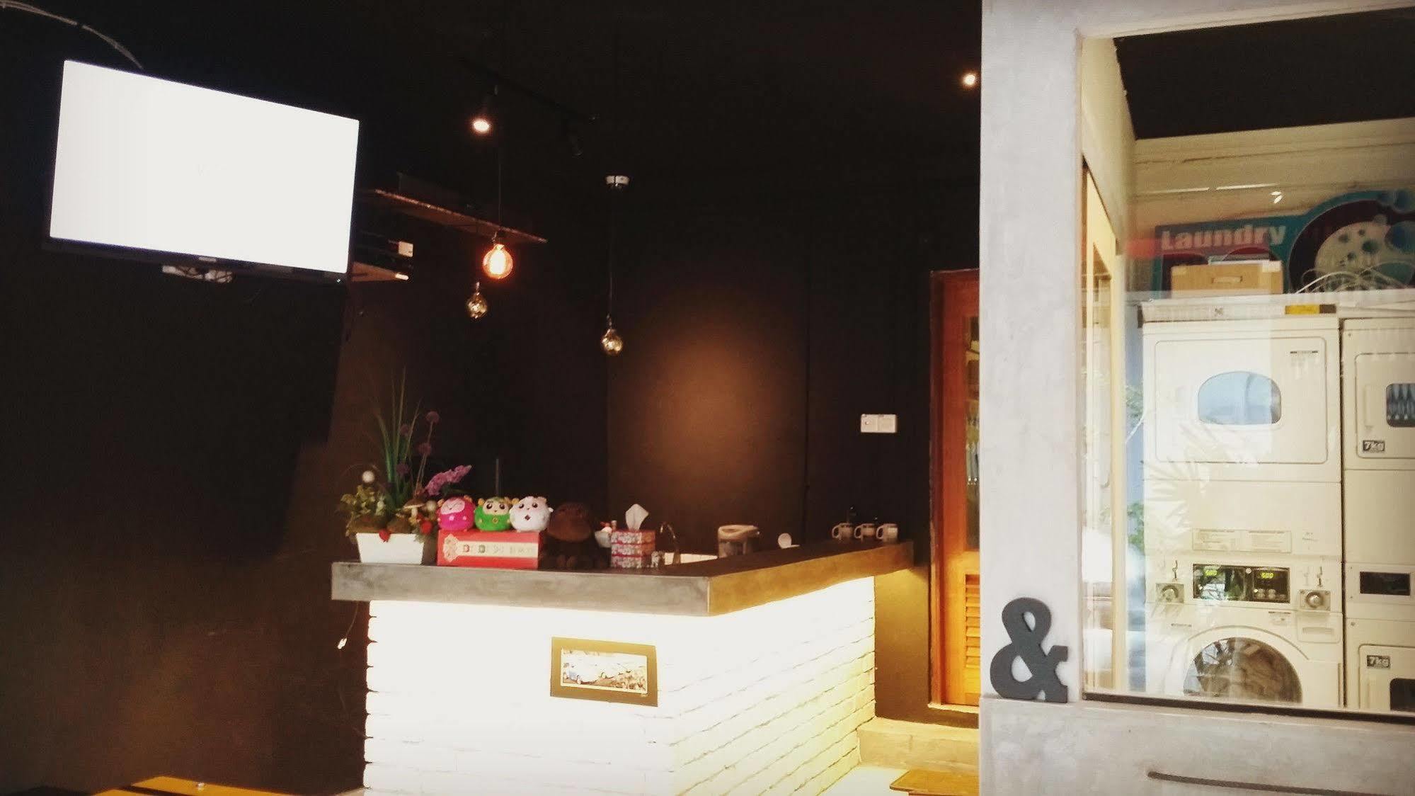 Monkey Motel Cafe Melaka Zewnętrze zdjęcie