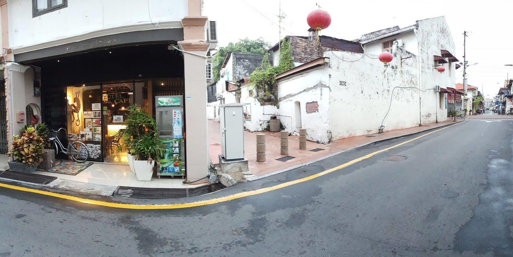 Monkey Motel Cafe Melaka Zewnętrze zdjęcie